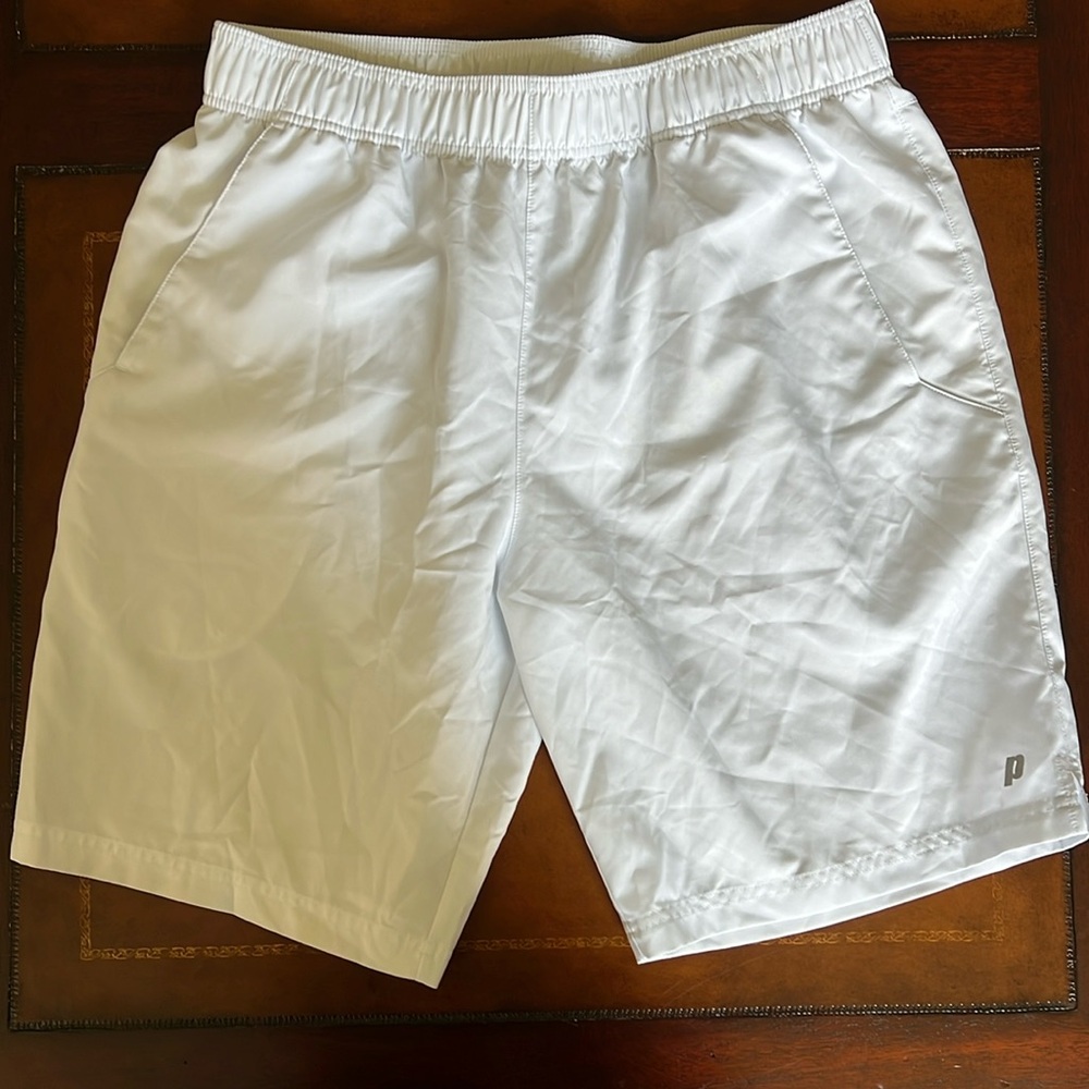 Men’s white tennis shorts